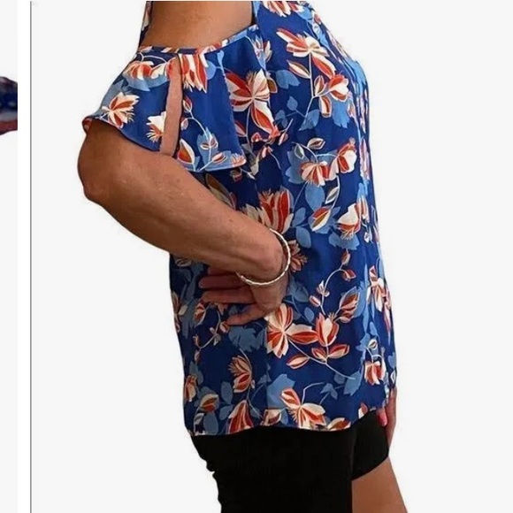 Rose+Olive blue floral cold shoulder top. Size XL. Gorgeous vibrant blue color. - Picture 2 of 4